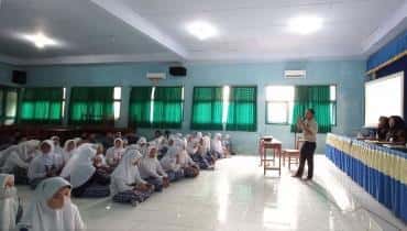 Tim Sosialisasi PMB UIN Gus Dur Ajak Siswa SMA PGRI Taman untuk Semangat Lanjutkan Kuliah