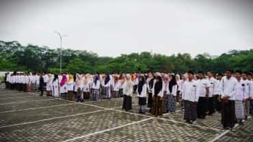UIN Gus Dur Pekalongan Laksanakan Apel Hari Santri 2025, Rektor Bacakan Amanat Menteri Agama